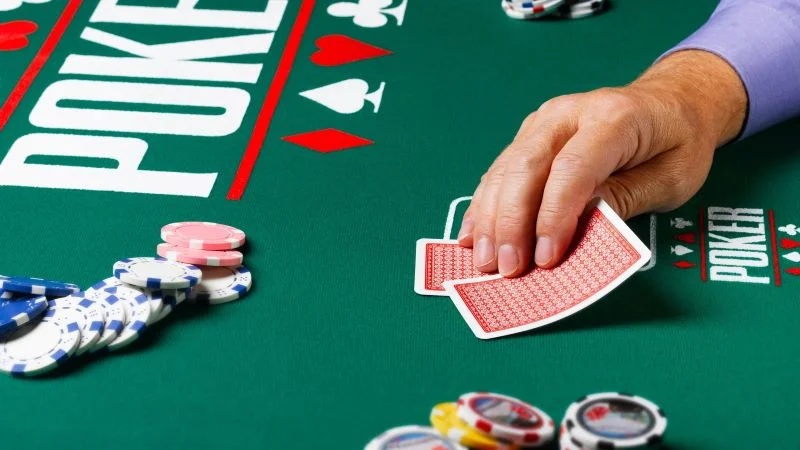 Bluff poker là gì?