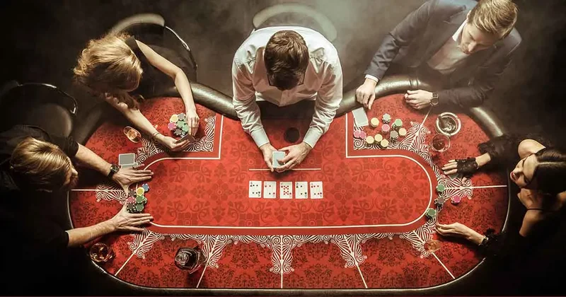 Texas Hold'em là biến thể phổ biến nhất trong các sòng bài và nền tảng trực tuyến.