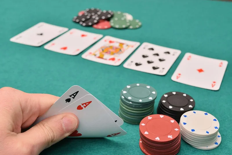 Texas Hold'em là biến thể poker phổ biến nhất trên thế giới.