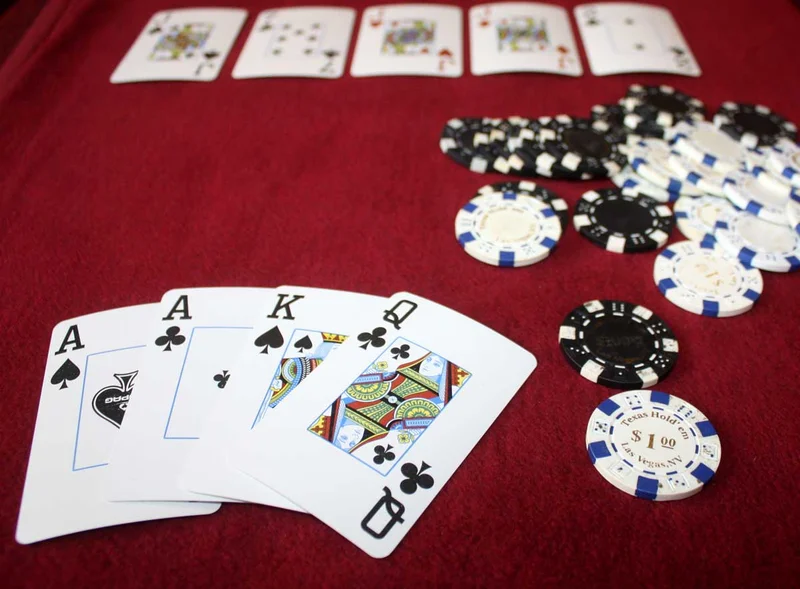 Omaha là biến thể poker phổ biến trong các giải đấu tại châu Âu.