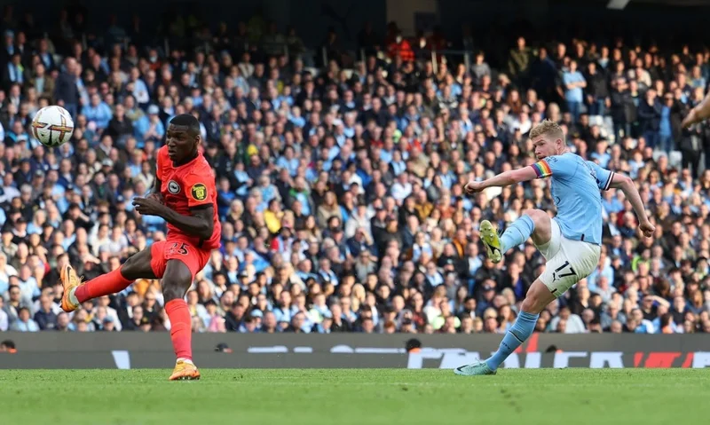 Kevin De Bruyne tung cú chọc khe hoàn hảo trong trận đấu tại Premier League.